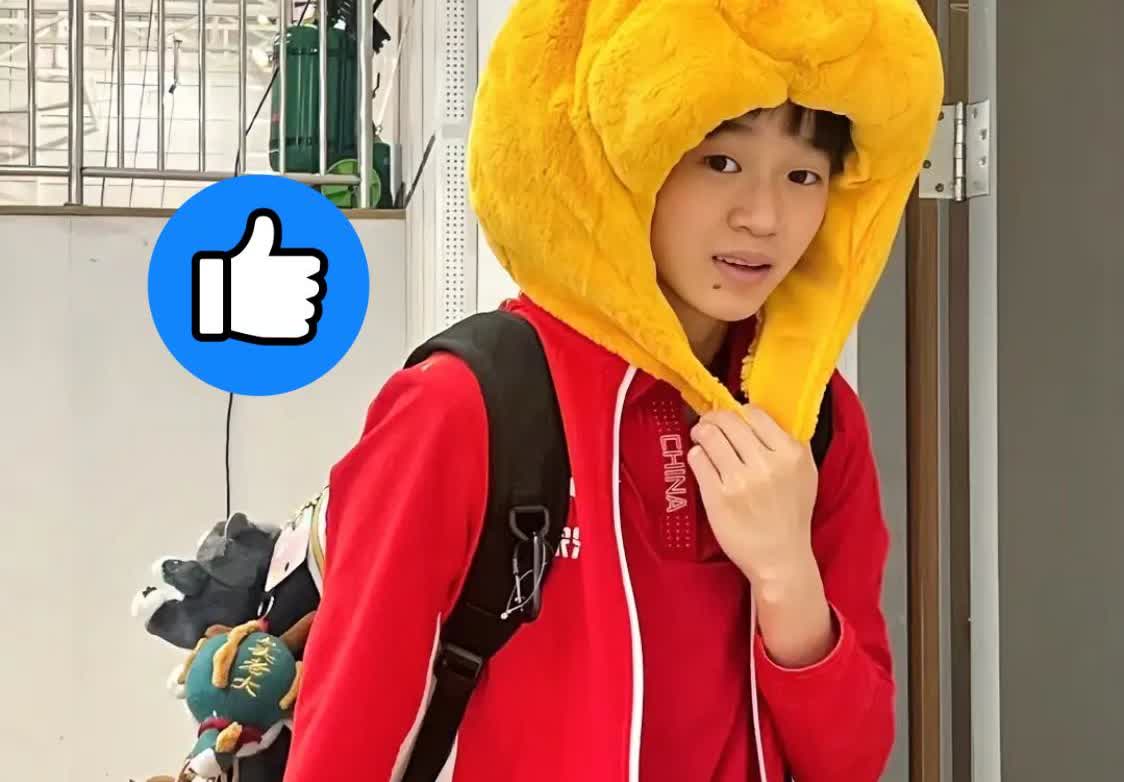 奉劝大家一句，
千万不要被全红婵骗了！

全红婵不仅仅是个有天赋的小跳水，