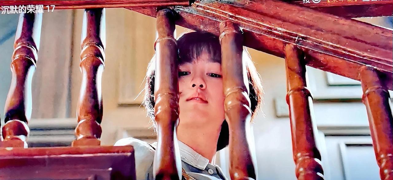 《沉默的荣耀》不知道为什么，朱枫去吴石家的时候，吴石的女儿吴学成总是盯着朱枫，行