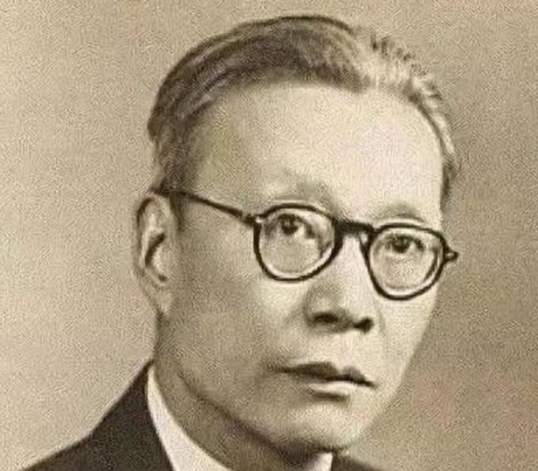 1984年，金岳霖临终拉着林徽因儿子梁从诫的手，颤巍巍地说：“我守护你母亲一辈子