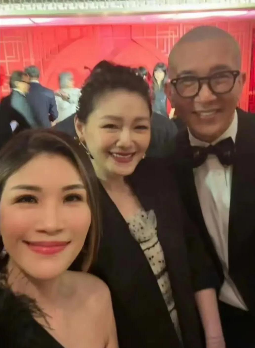 大S的粉丝发文写道：大S最后这三年找到了真爱，跟具俊烨生活的很幸福，走的平静坦然