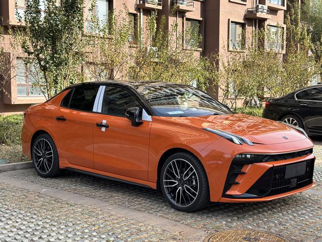 纠结起来了
领克03 2.0pro橙色
速腾顶配卓越
怎么选啊