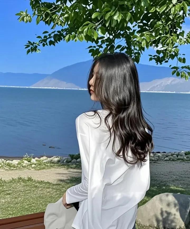 浙江小伙结婚三天，发现妻子婚前与三个男子同居，怒告离婚索赔。



这桩婚事发生