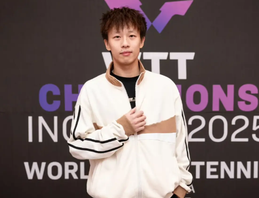 林高远首轮出局了，2比3不敌西蒙高茨，输球原因总结如下:
1.西蒙高茨确实很强，