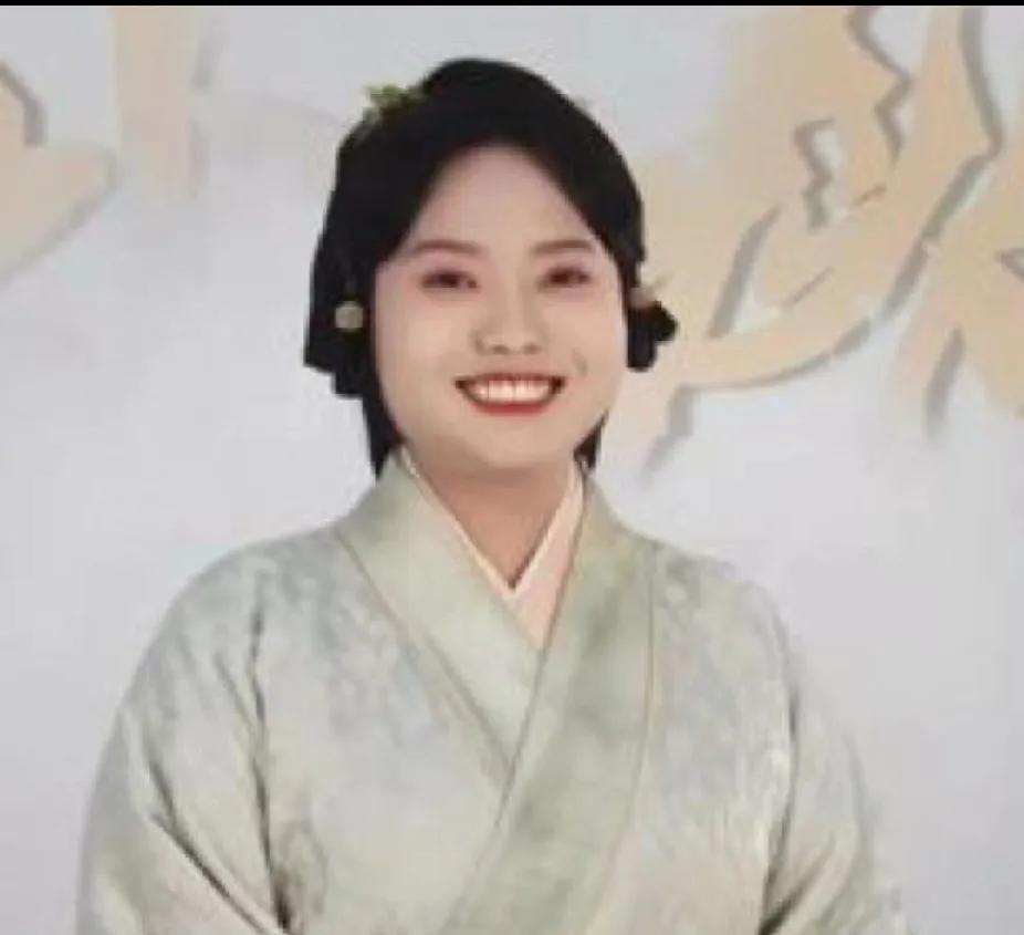 李雪琴与谢田飞的爱恨情仇。李雪琴与老谢的故事让人顿悟：所谓“老来与闺蜜相伴养老”