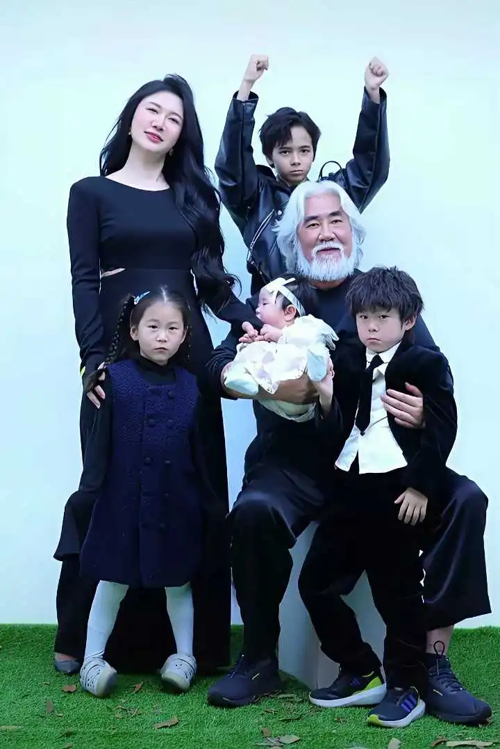 张纪中三任妻子，母凭子贵很重要

