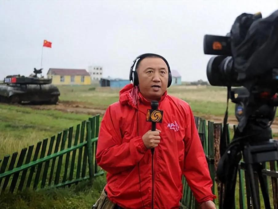 #中国记者遭乌无人机袭击受伤#记者在战场上没有豁免，“PRESS”也不是保命符！