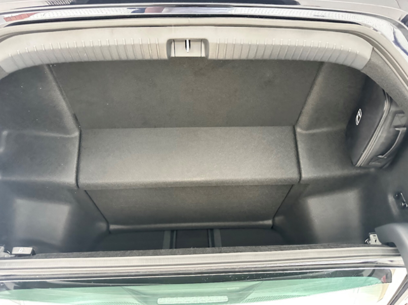 不是？雅阁插混后备箱怎么长这样？
今天去试驾雅阁，啥都看好了，本来想买个动力好点