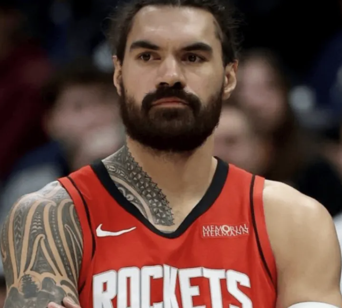 NBA常规赛，火箭客场124-125加时不敌国王。
赛后，火箭自媒体更新动态：