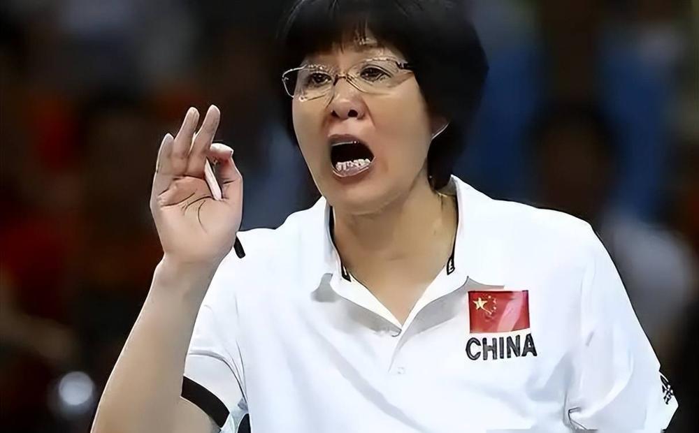 郎平，铁榔头，战术大师，功勋教练！
朱婷，排球女神，五大赛事冠军，恩师祝贺！
年