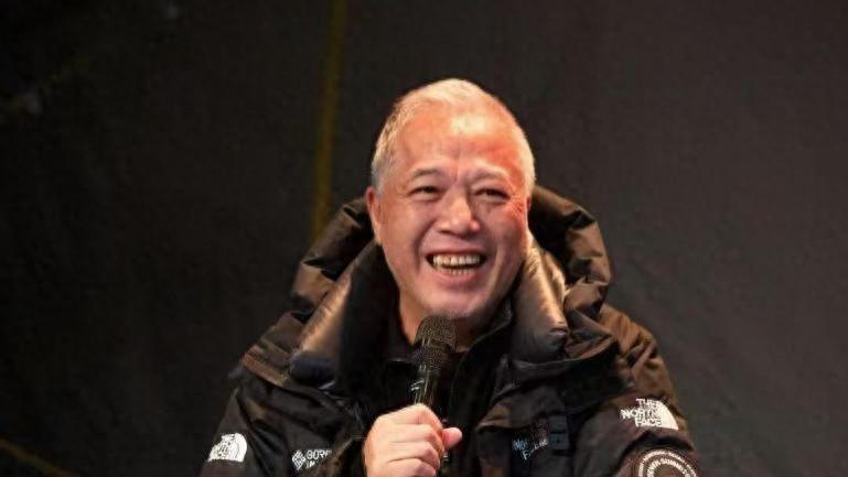 又一国家一级演员突然离世，忍着心梗拍完戏倒下，曾救过蔡国庆