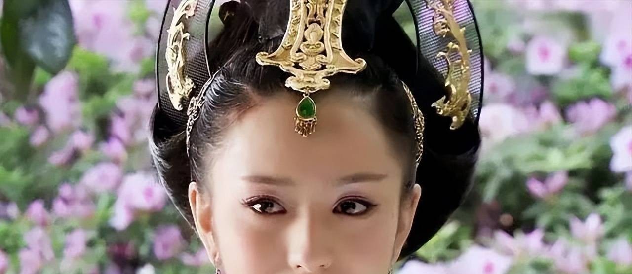 皇帝若想让自己心仪的女子成为皇后，往往需要极大的运气、胆识和霸气。因此，大多数皇