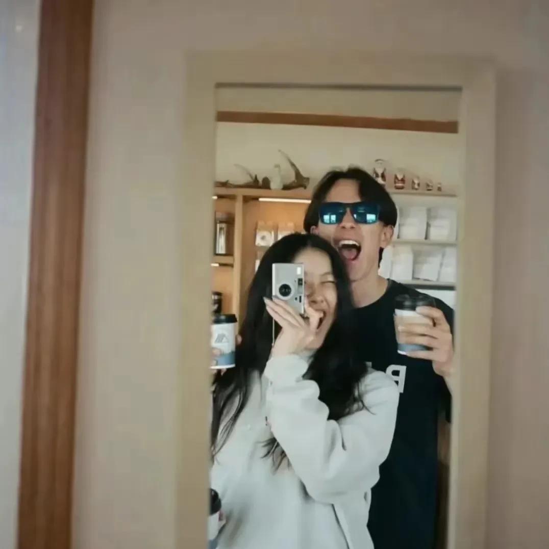 陈奕迅真是最有正事儿，不仅在日本开了演唱会，更是在日本见到了混血准女婿，陈康堤是
