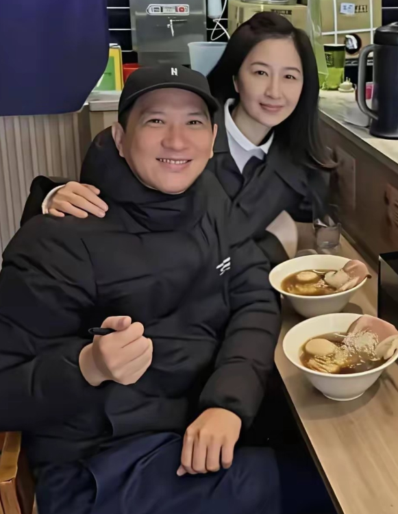 关咏荷61岁了，看起来41岁的样子，她是怎么做到的呢？
20年前，我20多岁，喜