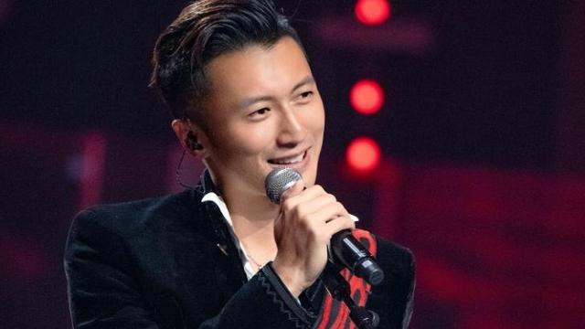 谢霆锋缺席谢婷婷二胎派对，忙于演唱会；王菲包容其家庭责任，情路引思