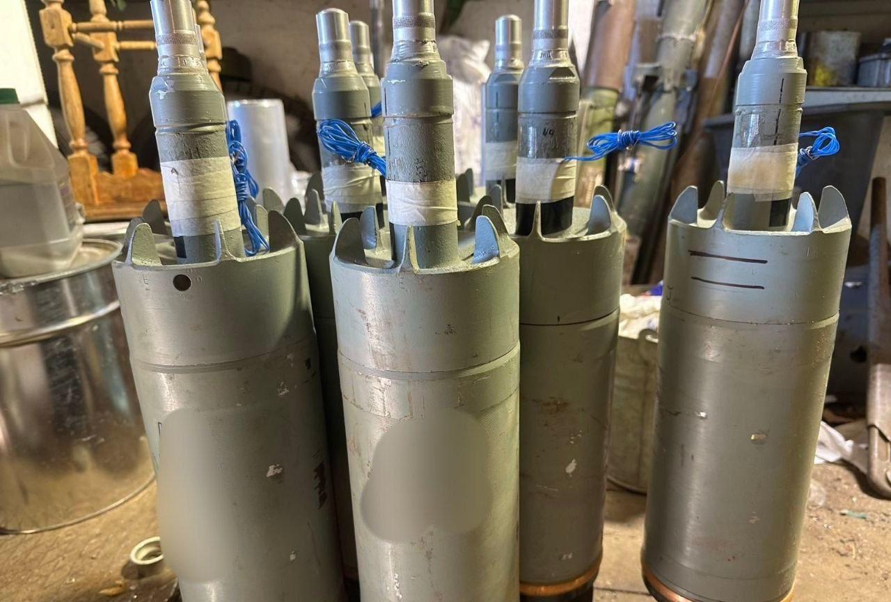 威力够大的！俄军将BK-13M型122毫米破甲炮弹改装为无人机投弹，BK-13型
