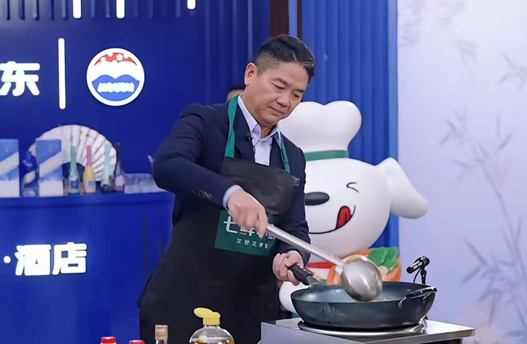 刘强东加入罗永浩和西贝贾国龙的纷争了，他作为第三方开始发力了，贾国龙还在因为罗永