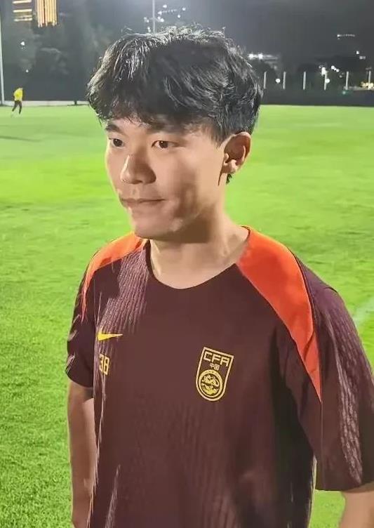 国足不怕盘外招，早有准备，国足住的雅加达酒店离正式比赛卡诺体育场不远，直接可以看