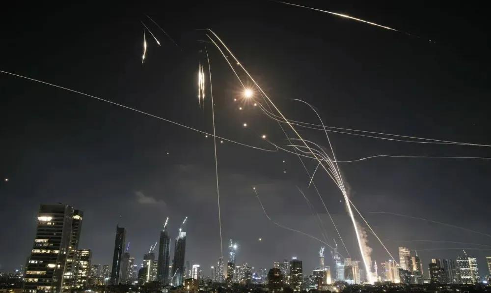 美国白宫于2025年6月19日宣布，特朗普将在未来两周内（即7月3日前）决定是否