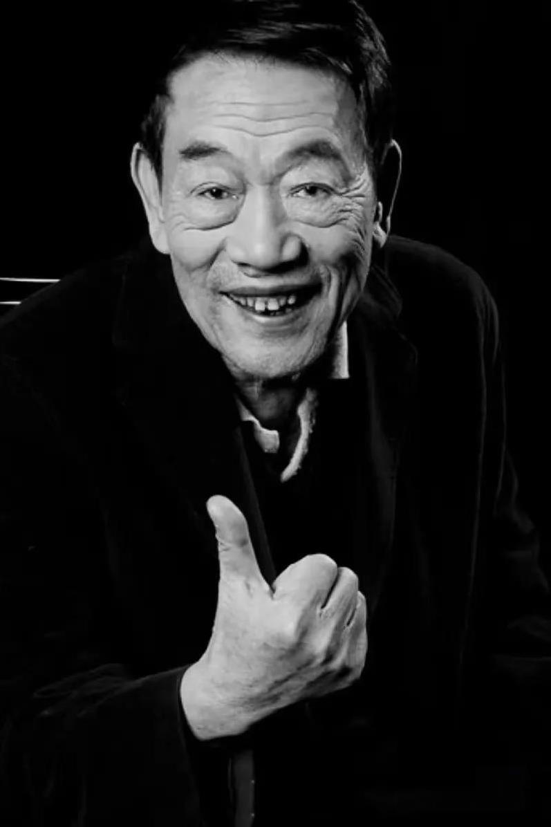 相声界泰斗杨少华老爷子离世了，
享年94岁，
他最大的遗憾不是无法继续事业，而是
