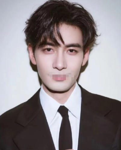 陈星旭为什么不火
原因很简单
​不是他演技差，也不是他长得丑，而是因为他没有人捧