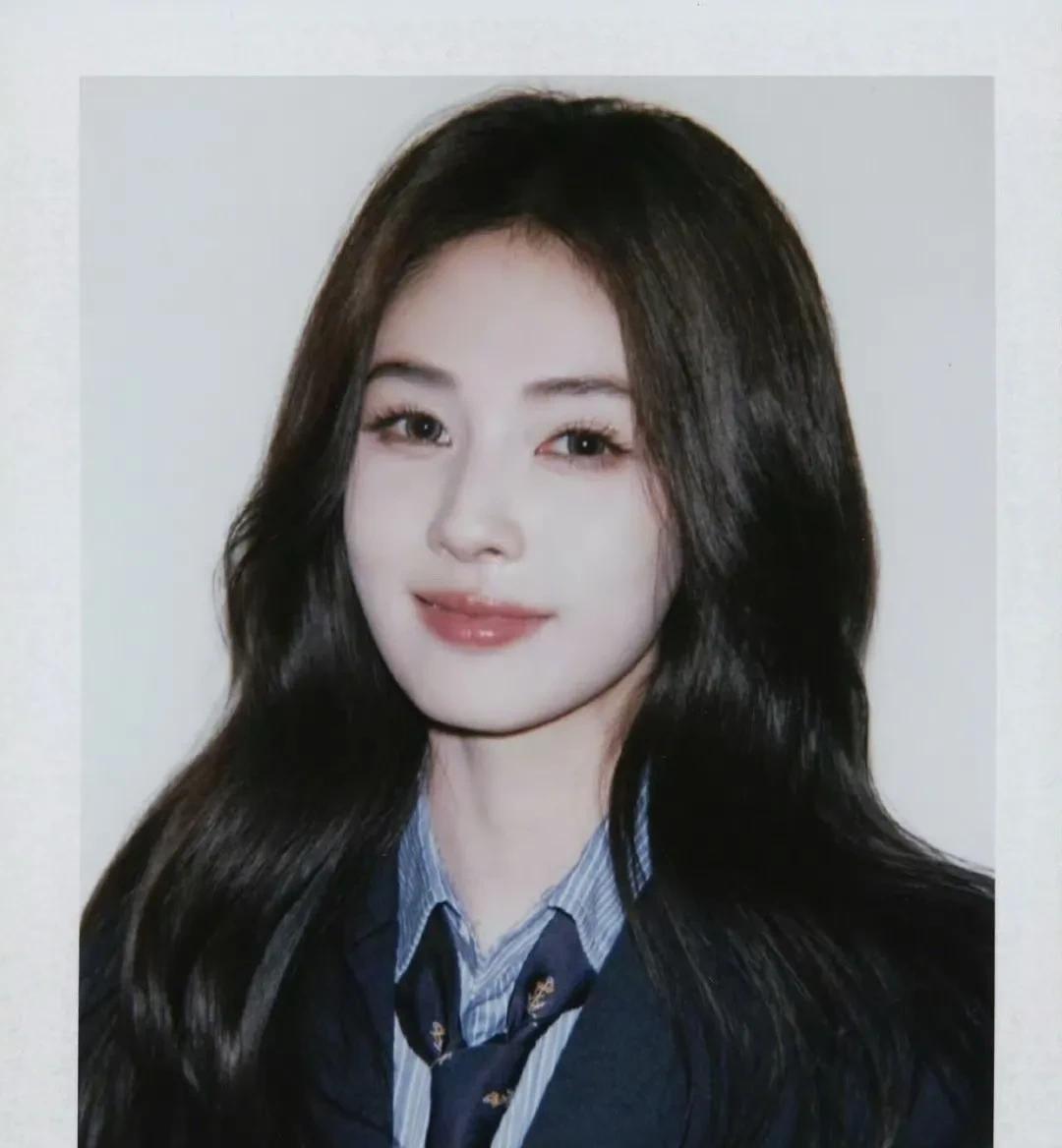 #周翊然白鹿友谊# 谁能不被白鹿圈粉！人美心善的她，每次朋友新剧上线，都积极包场