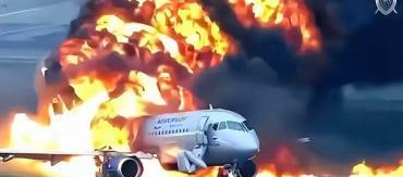一架载着311人的国航波音777客机，8月26日从伦敦飞往北京途中突然遭遇惊魂时