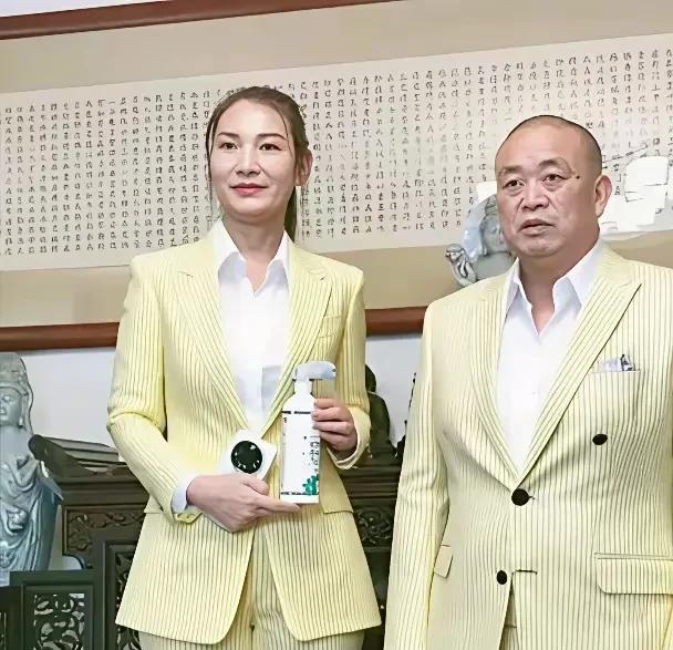 释永信更大的瓜又把扒出！
据资深媒体人秦枫透露，早在2007年，释永信便在郑州购