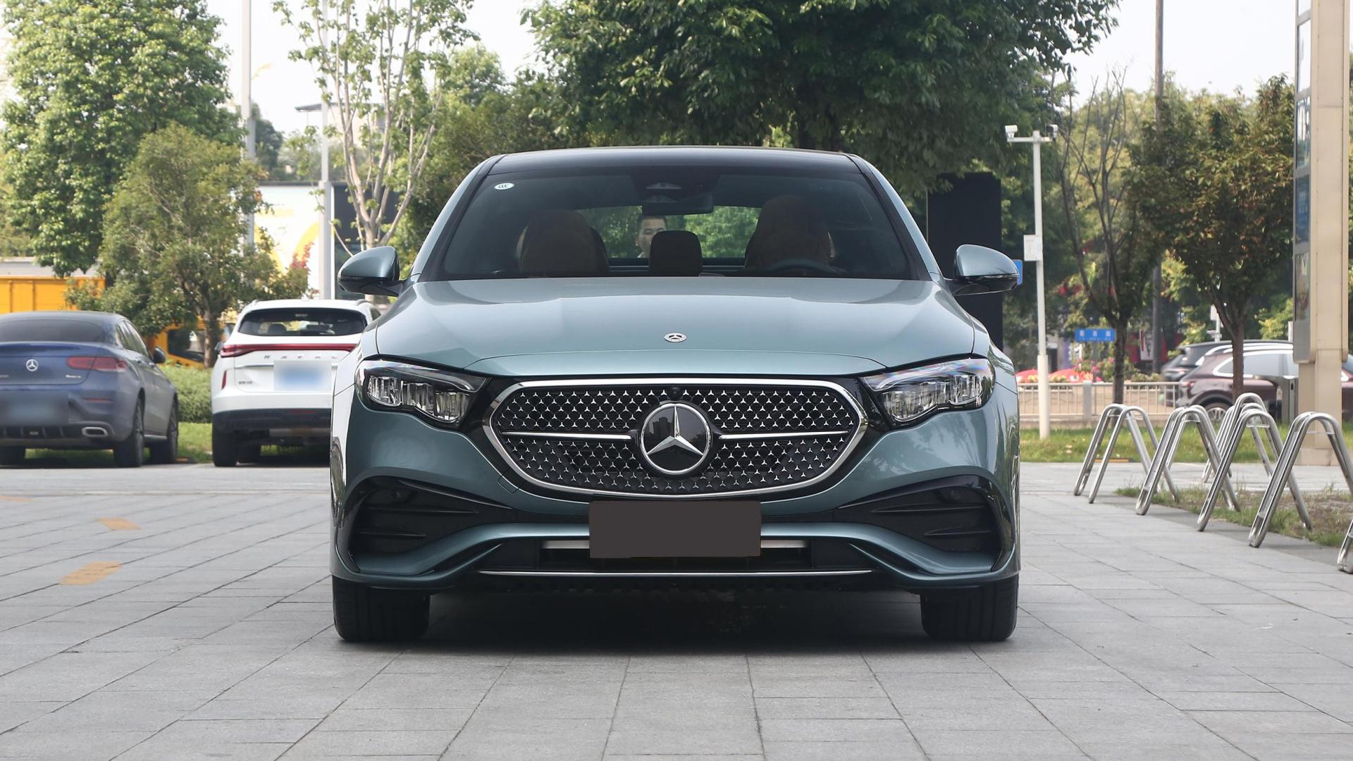 42.99万元起，外观时尚动感，2026款奔驰E级上市！