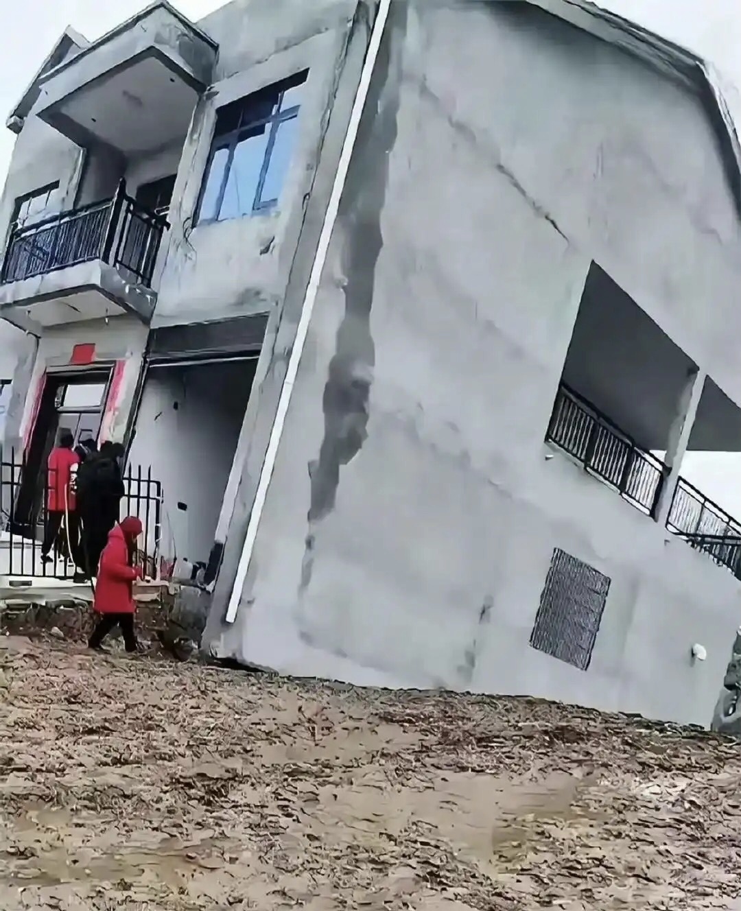 地基没打牢，这下亏大了