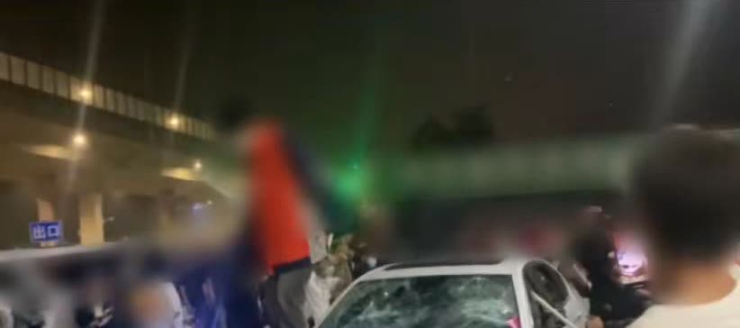 男子被群殴后续：画面堪比黑社会，不差钱拒绝和解，知情人透更多

6月22号凌