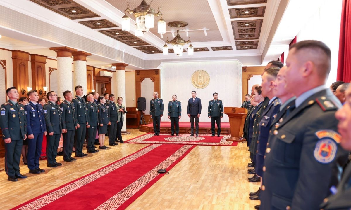 蒙古媒体消息，2025 年 7 月 23 日，蒙古国给大约 100 名军事系统人