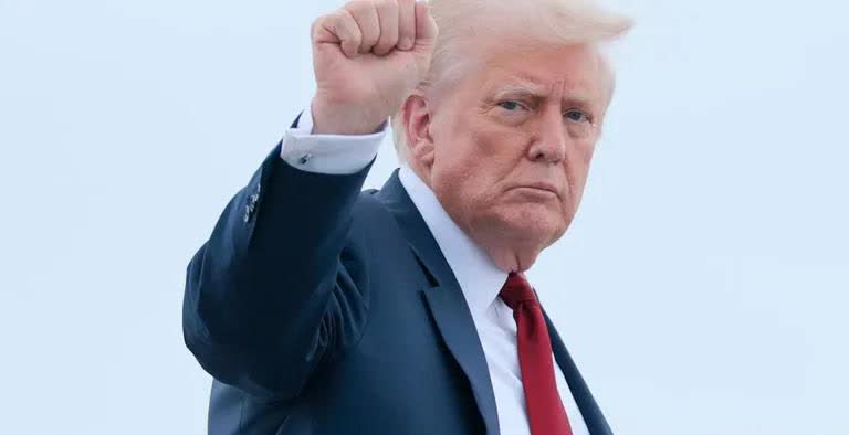🇺🇸特朗普：奥巴马和克林顿策划了俄罗斯骗局

特朗普在 Newsmax 
