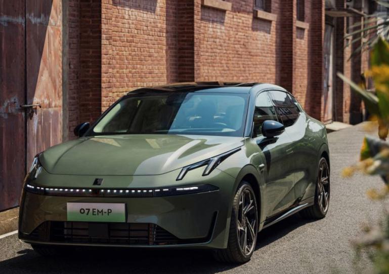 领克 07 EM-P 卷到飞起！14.58 万起直接豪华混动变成白菜价