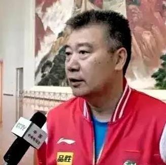 深圳乒乓球亚洲杯忽然发现两个奇怪的现象
一、李隼指导缺席，如此重要的洲际比赛，作
