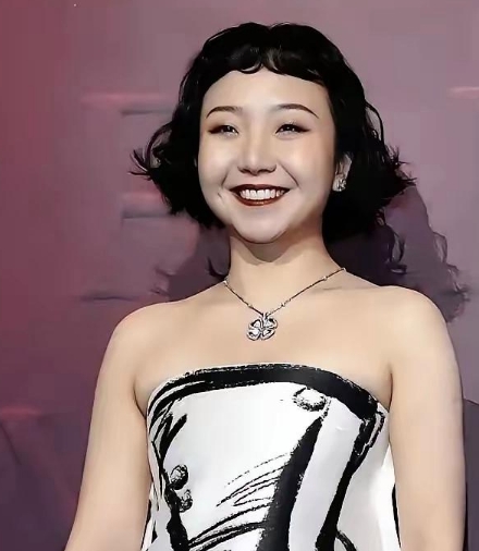 《六姊妹》大结局
整部剧演技最突出的不是老戏骨邬君梅，不是飞天优秀女演员梅婷，更