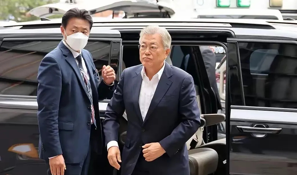 韩国山火救援不力忙内斗











天呐！韩国的山火已经烧了八天八夜，