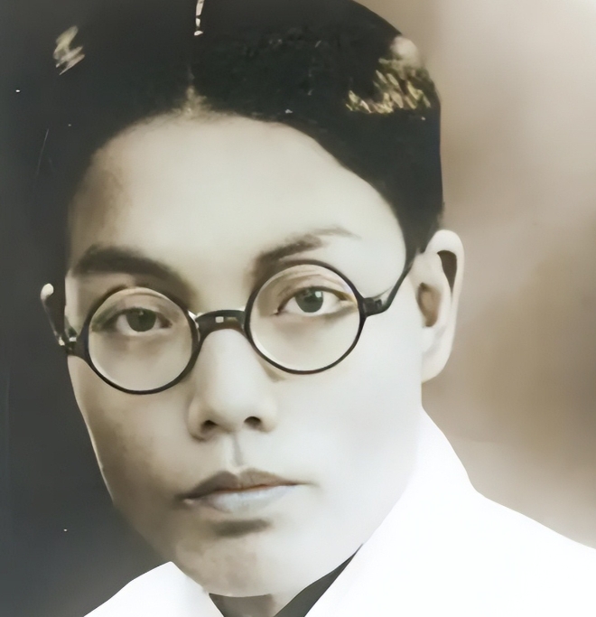 1983年盛夏，李大钊的儿子李欣华按照往常去祭拜父亲，没想到遇到了意外之喜，父亲