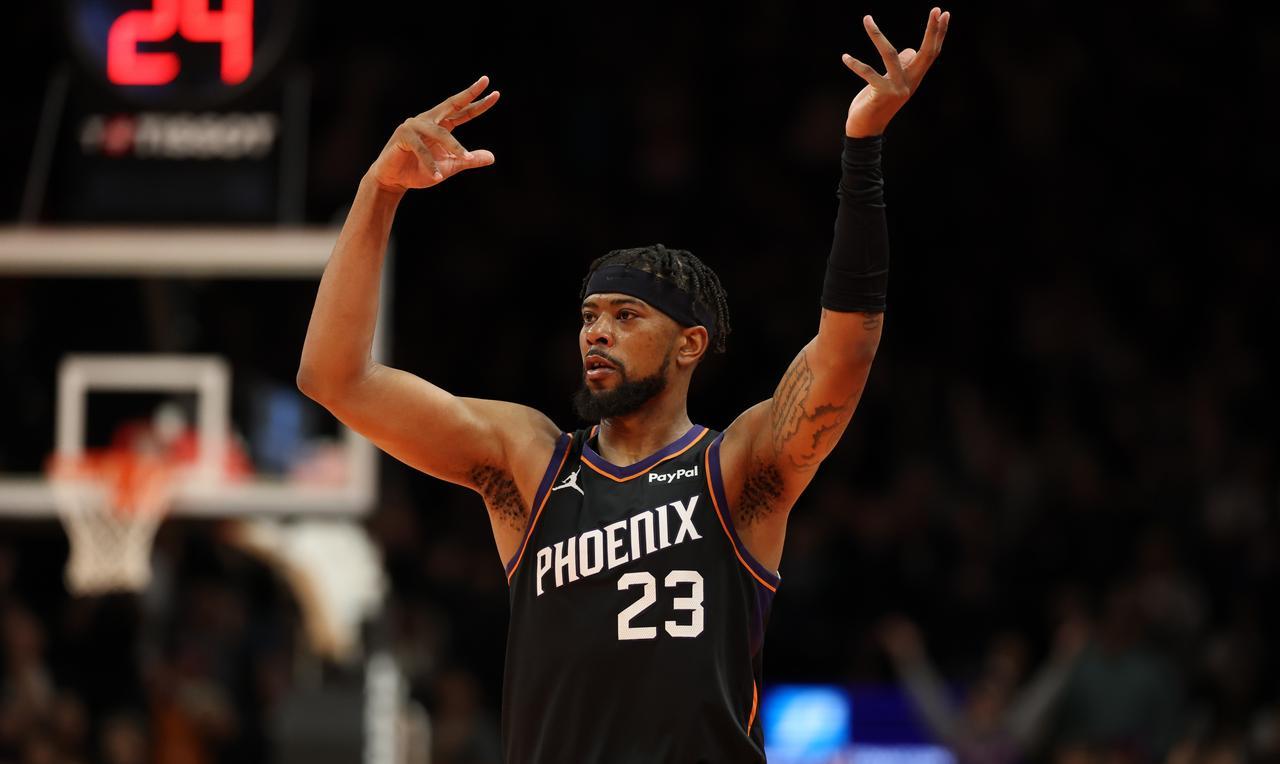 湖人是怎么失去古德温的？
A球员本赛季出场32场，场均上场21.7分钟，得到9.