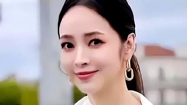 侯佩岑硬刚台媒！超百位艺人集体表态，蔡依林沉默再陷立场争议