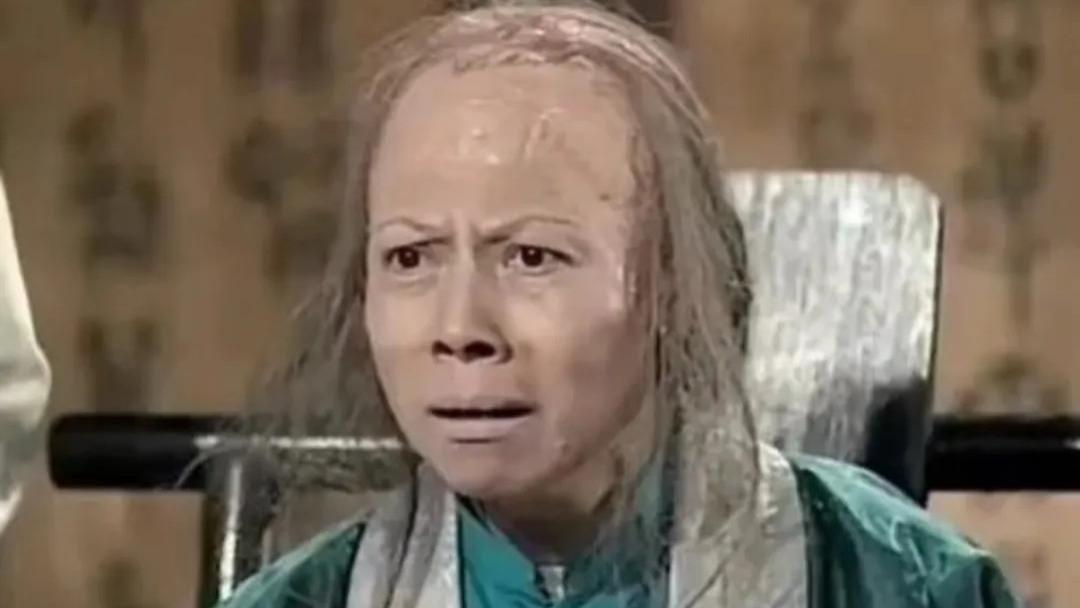 拍剧狂NG，装扮太恐怖？“鬼后”罗兰因太老被辞退，网友大赞：做得好！