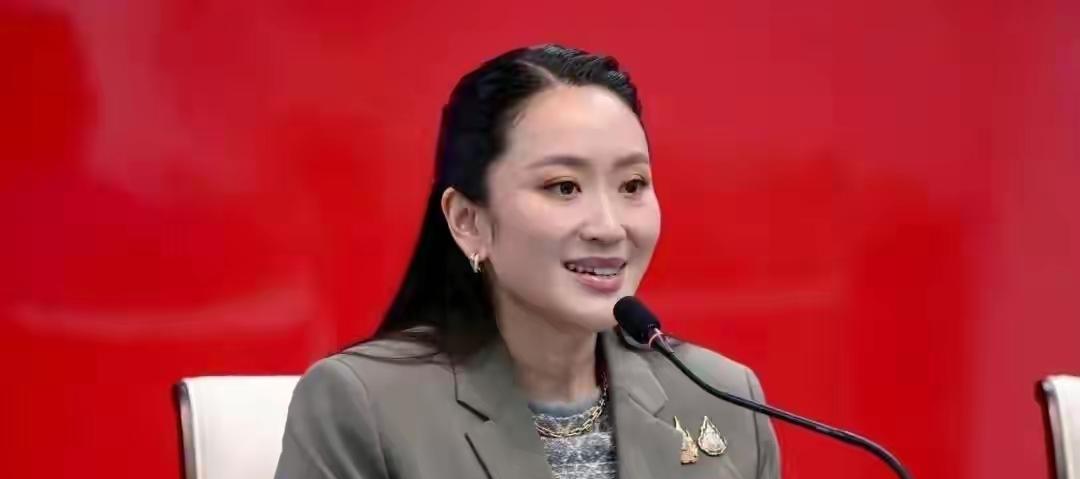 佩通坦所谓的为数月后的大选做准备，是为自己准备还是另有他人？
佩通坦随着父亲他信