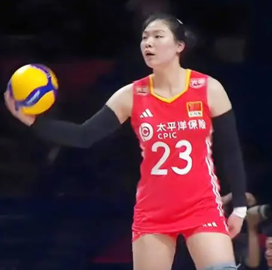 天才二传张籽萱的问题逐渐暴露出来了

苦战五局，中国女排3比2多米尼加女排，涉险