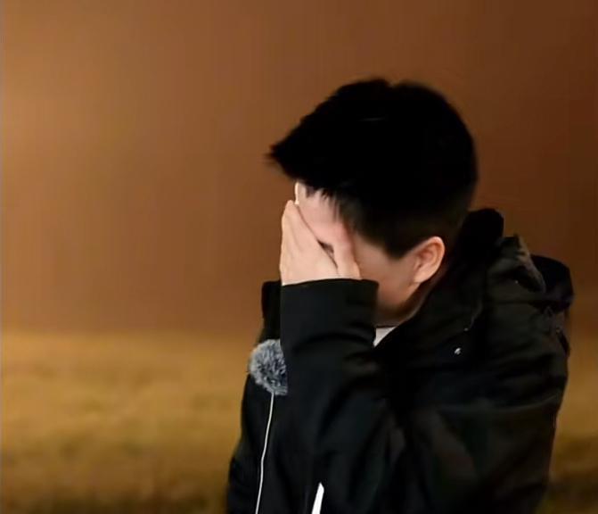 宇辉也就敢在没翠花的时候过过嘴瘾吧！
这感觉是去看外甥女的！[偷笑][偷笑][偷