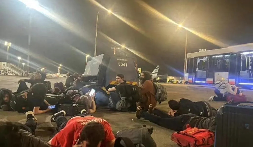 以色列和伊朗这仗打得，简直是打得毫无意义，美国在背后补刀也补得毫无意义！如今的状