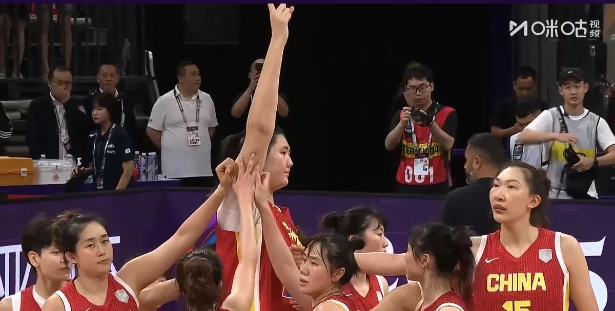      昨晚，中国女篮在女篮亚洲杯半决赛中以81：90不敌日本女篮，让多少球迷