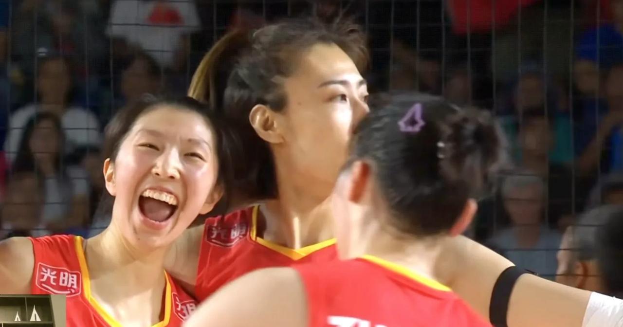 赵勇打出底牌，吴梦洁、王梦洁联手出击，中国女排最强阵容3：0完胜多米尼加，3连胜
