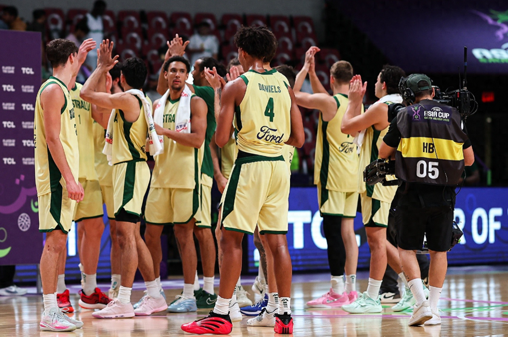 澳洲篮球专家、博主“StarXia澳洲篮球”今天在社媒谈到了新西兰和澳大利亚男篮