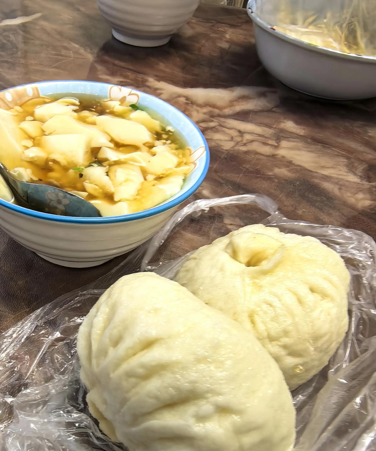 #我的宝藏兴趣# #发优质内容享分成# 我是个起早的人，但我小哥更是个起早的人。