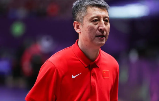 男篮亚洲杯中国将对阵韩国，做到这三点，中国男篮拿奖牌指日可待。
1.保护好篮板