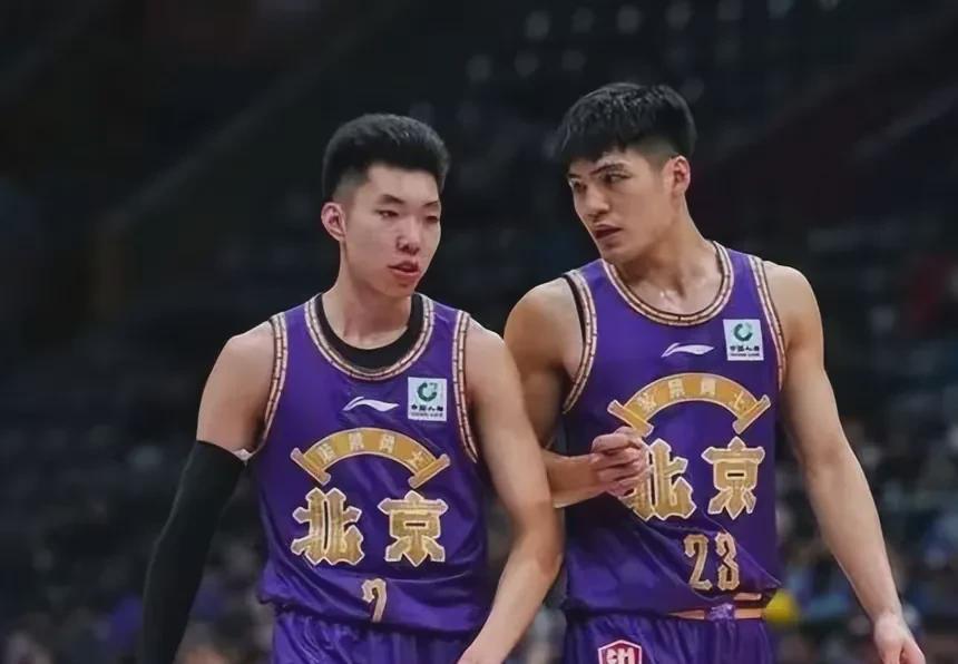 北京男篮或将成为本届CBA季后赛实力最弱的队伍！原因有三：

1. 北京队缺